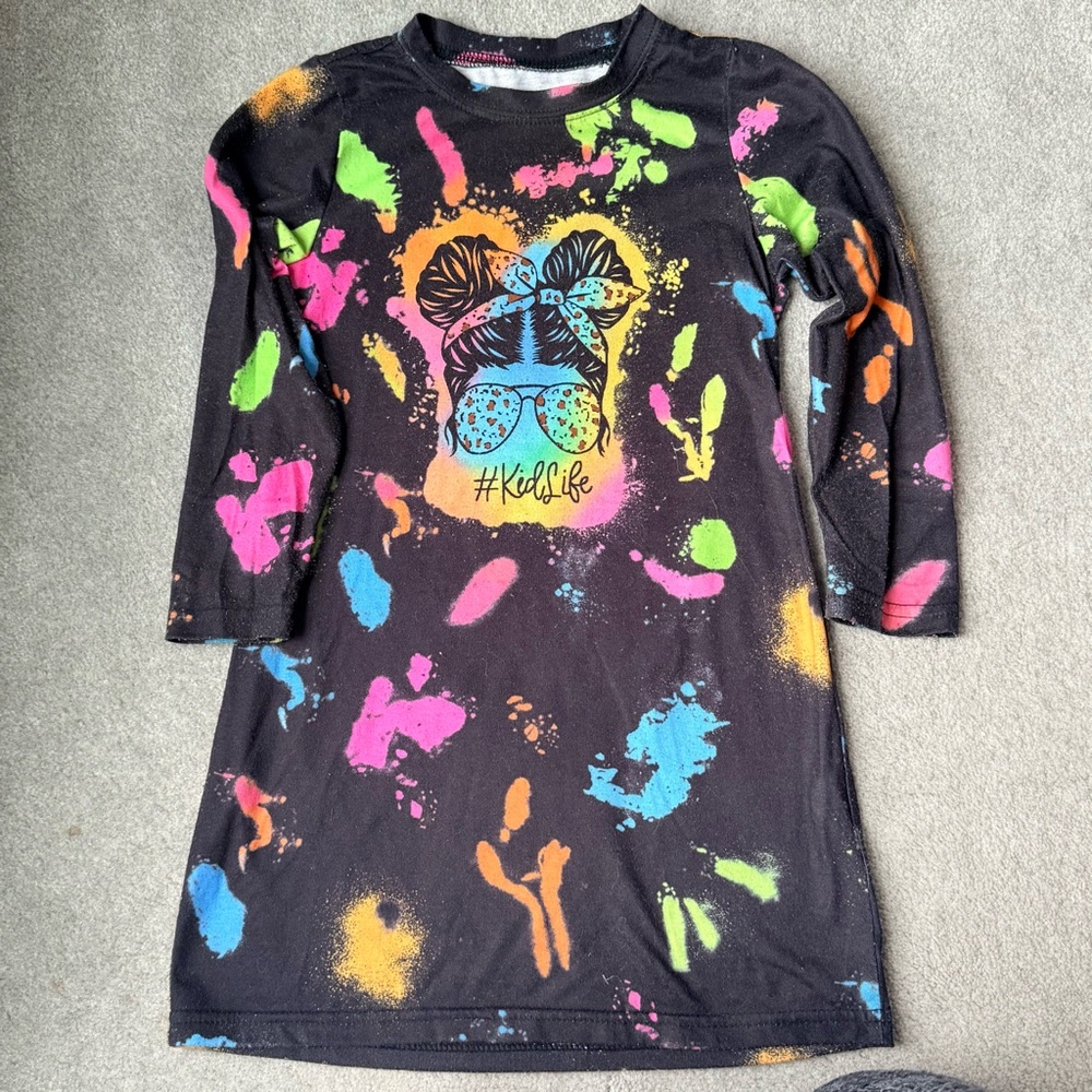 SHEIN Black and Multicolor Graphic Kids Dress - Picture 2 of 7